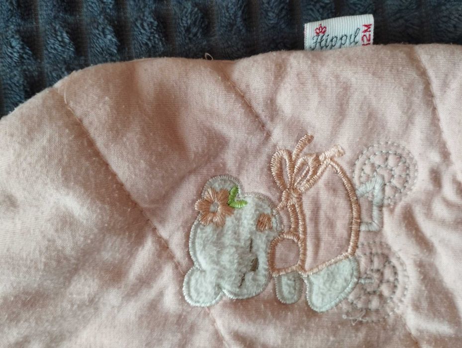 Жилетки девочкам разные от 1 до 3 лет.