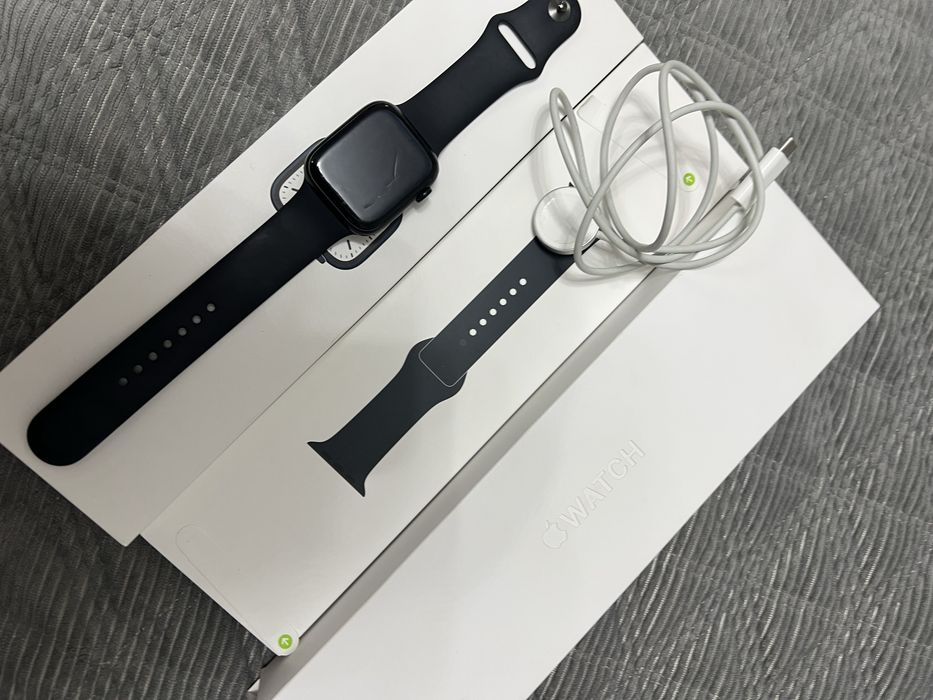 Apple Watch Series 7 45 мм — полный комплект
