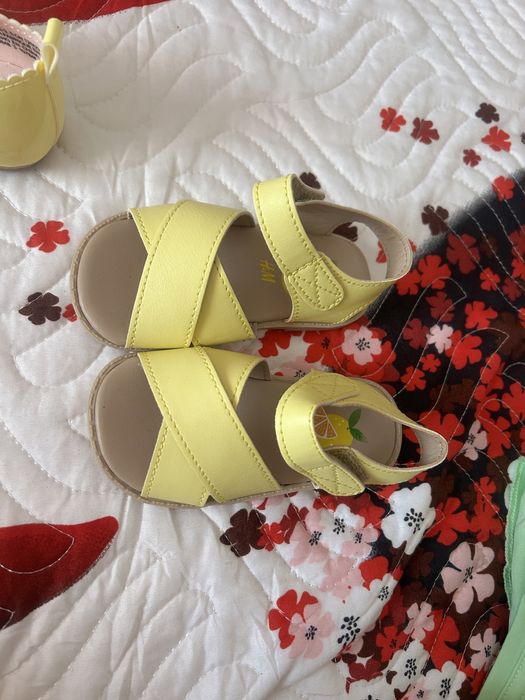 Sandale fetita ! Noi cu eticheta ! Marimea 19! ……..