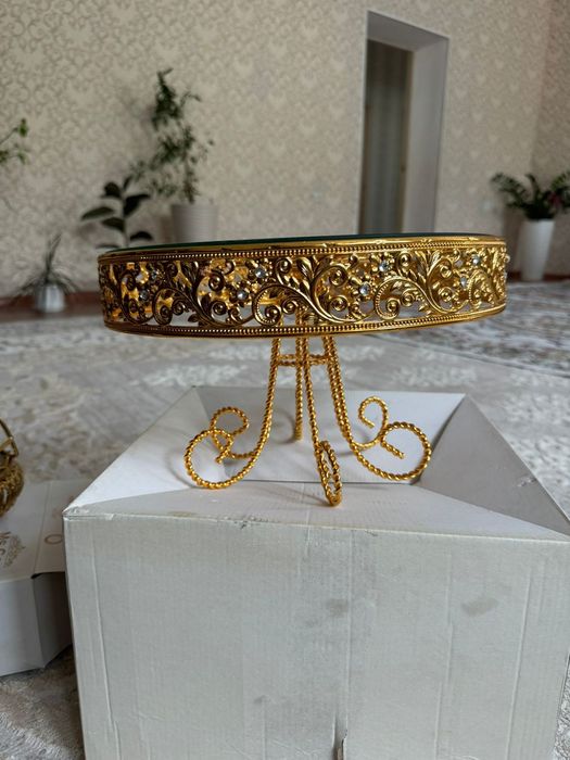 Золотистые орешницы/тортницы