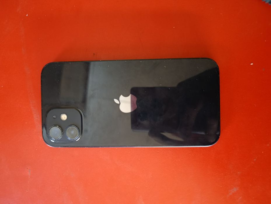 Продам iPhone 12 64gb состоянии хорошее