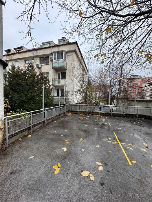 Продава паркомясто на ул. Народно хоро

Продава паркомясто Овча купел