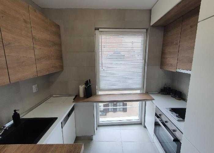 Дава се под наем Двустаен апартамент в Бургас, Изгрев - 54 кв.м за 255 € - Снимка #1