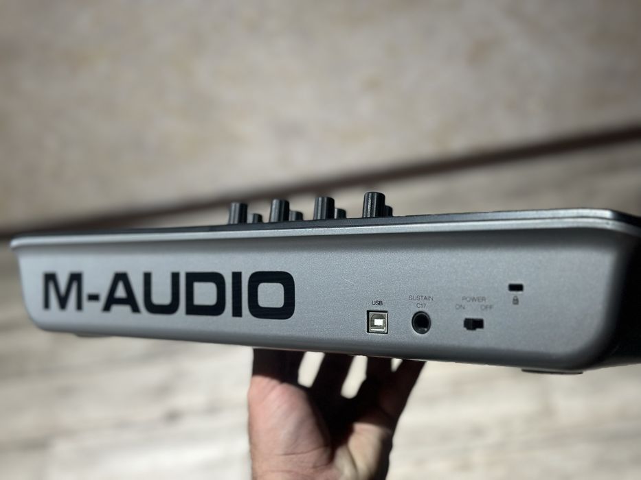 Миди клавиатура oxygen 25