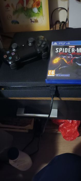 Плейстейшън 4+игра Спайдърмен