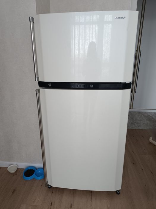 Холодильник Sharp Full No Frost, Plasmacluster, для большой семьи