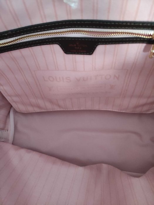 Geantă Louis Vuitton nouă