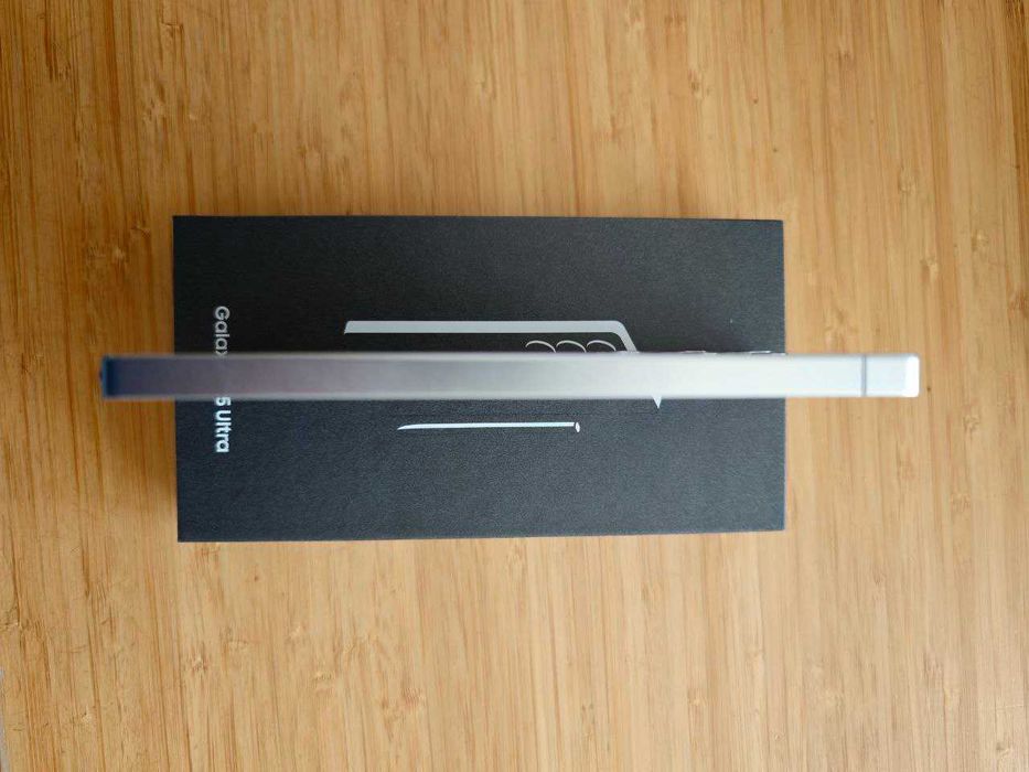 Samsung Galaxy S25 Ultra 5G 12 GB RAM 512 ROM Гаранция Като Нов