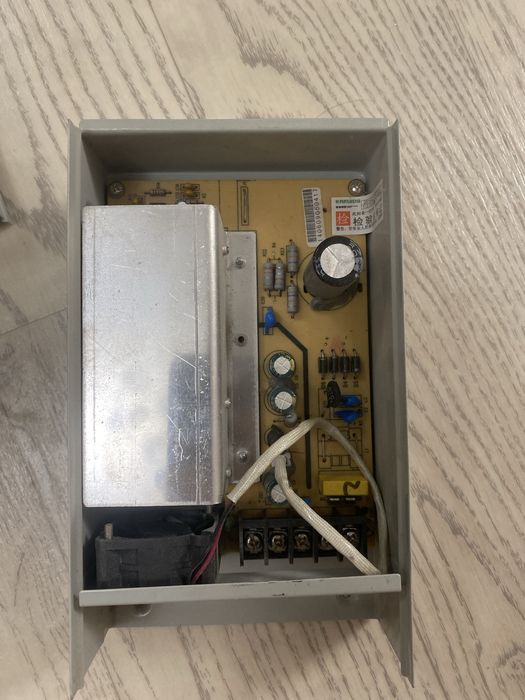 Продам блок питания на 24v