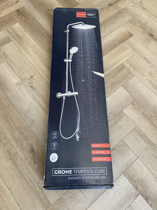 Продам душевую систему GROHE