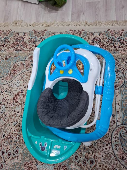 Ходунок и большой тазик