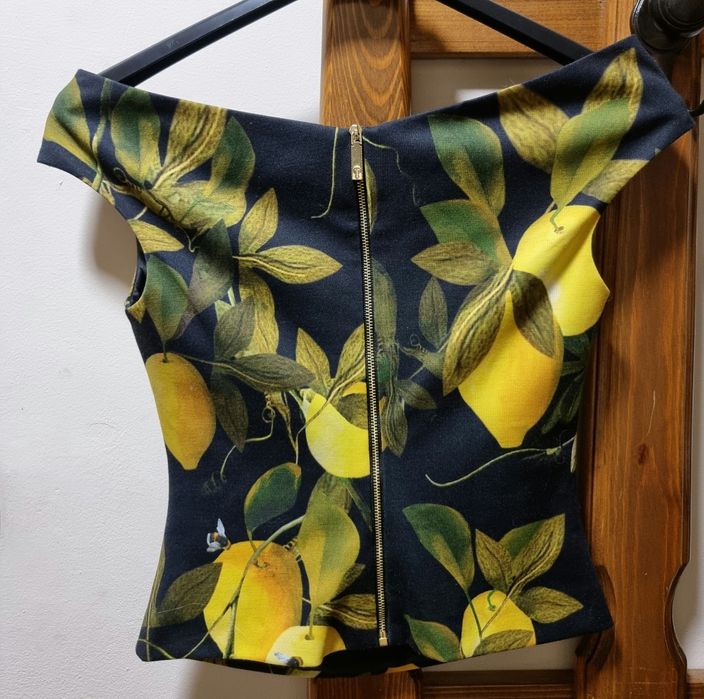 Дамски топ с паднали рамена с десен на лимони - Ted Baker