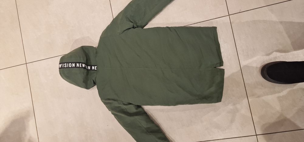 Продам  куртку на 10 лет дёшево