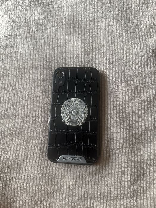 Телефон iPhone XR