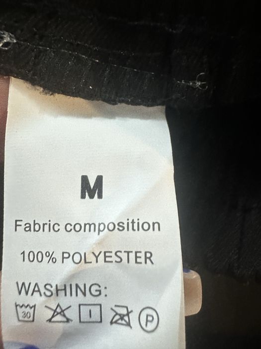Vand pantaloni scurti