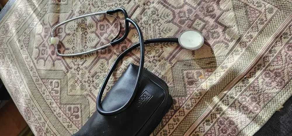 tensiometru si stetoscop