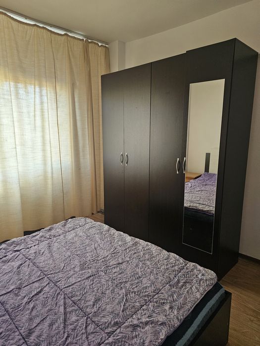 Închiriez apartament