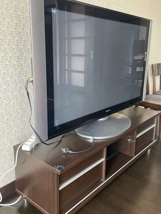 Телевизор hitechi и Sony