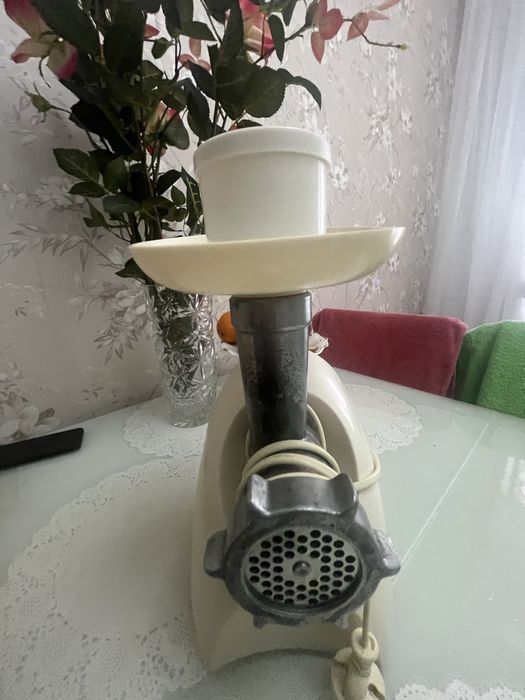 Электромясорубка Scarlett