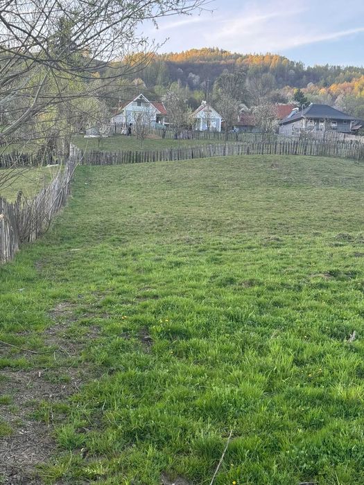 Teren intravilan 2500 mp, 18 ml deschidere, utilități, Cimpa – Petrila