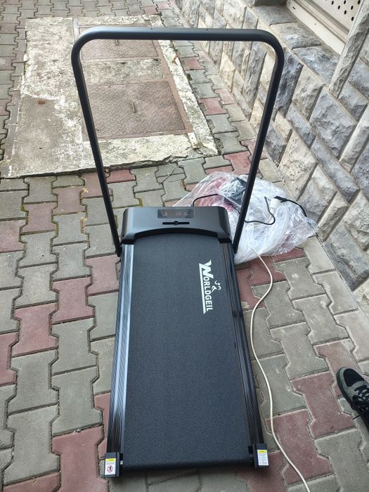 Banda de alergat și mers  walking pad  ecran LED telecomanda neutilizata