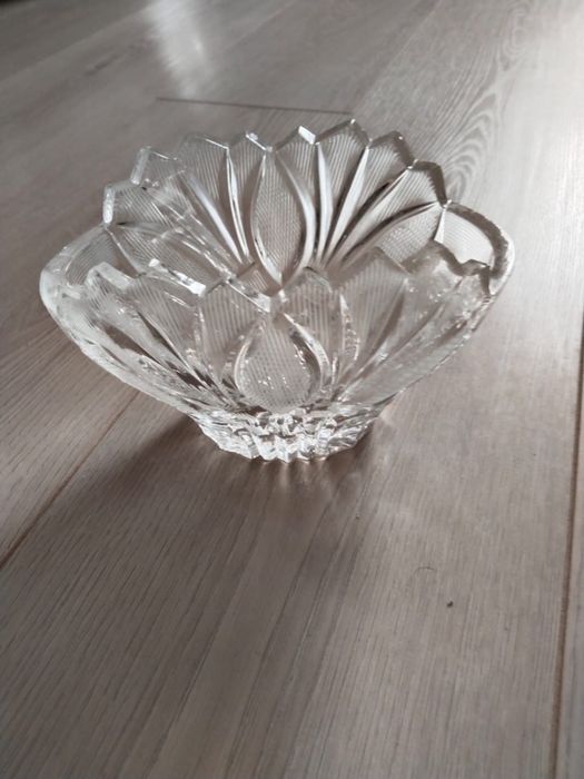 Стелынные хрустальные пасуды