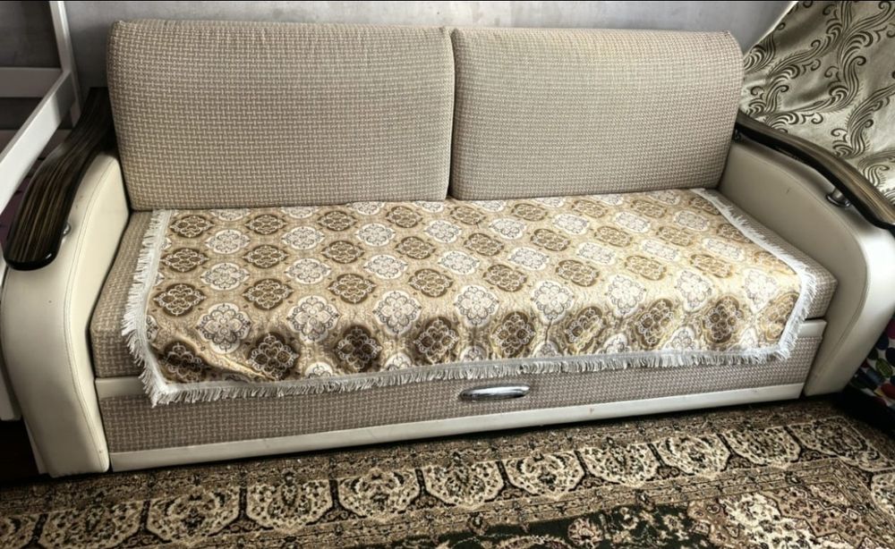 Диван.                                                             .