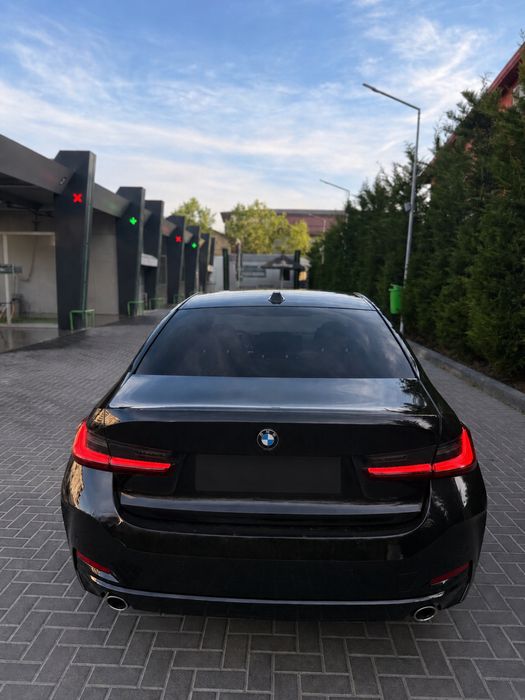 BMW 3 Series 2023 — imagine 4
