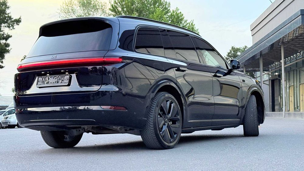Lixiang L9 2024 кроссовер