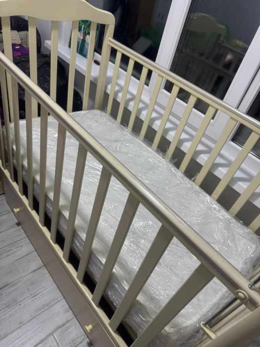 Продается детская уровать б/у