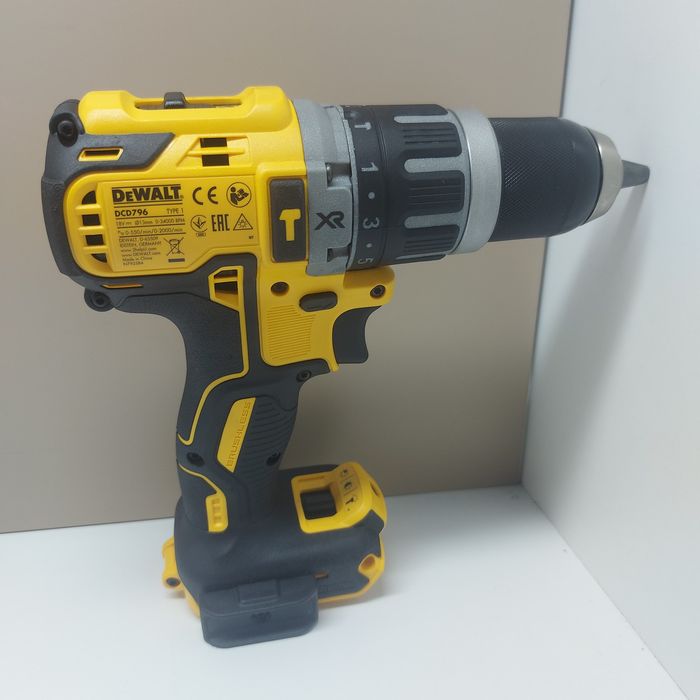 ПРОМОЦИЯ.Нов винтовертDewalt DCD796