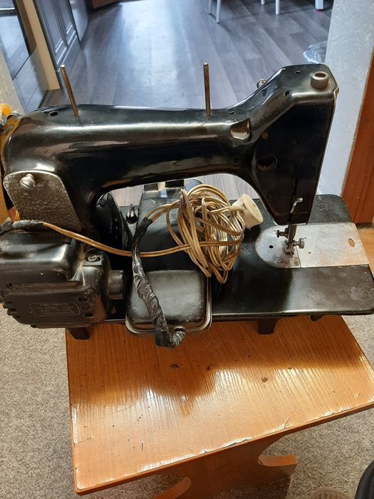 Венгерская швейная машинка
