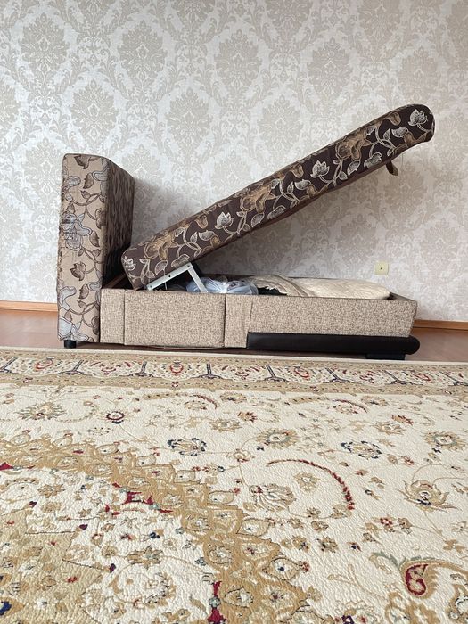 Диван отдам даром