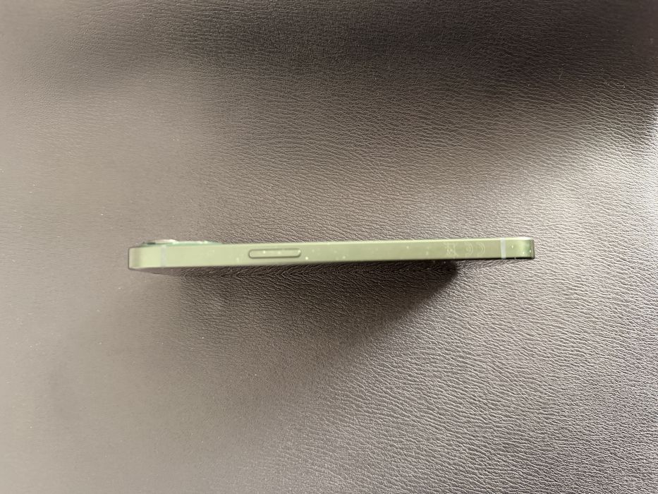 Vand iphone 13 green , 128gb