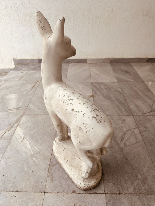 Тежка каменна градинска фигура – сърна / елен, 79 см