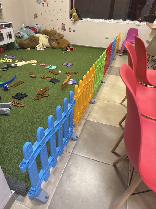 Оградка за занималня или детскикът