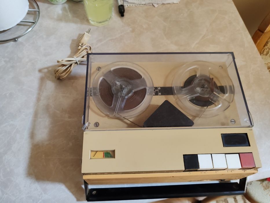 Magnetofon Philips și Tesla Pluto retro