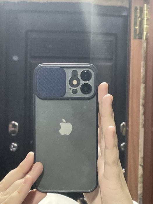 продаю айфон 12 с коробкой