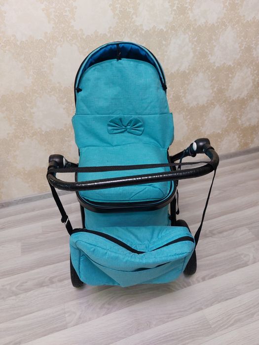 Коляска детская,в очень хорошем состоянии!!!