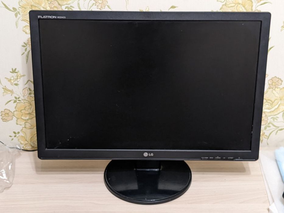 Монитор на ремонт LG W2242S