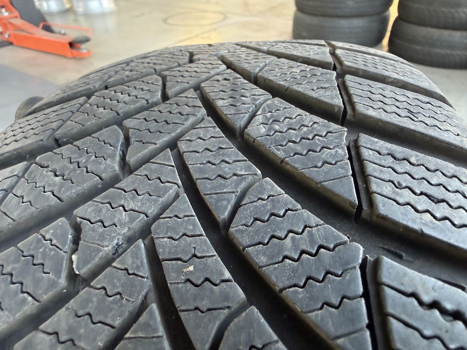 4бр. ОТЛИЧНИ Зимни Гуми С Борд 215/65R/16 **SEMPERIT** DOT:3224- 7.0мм.+6.2мм.