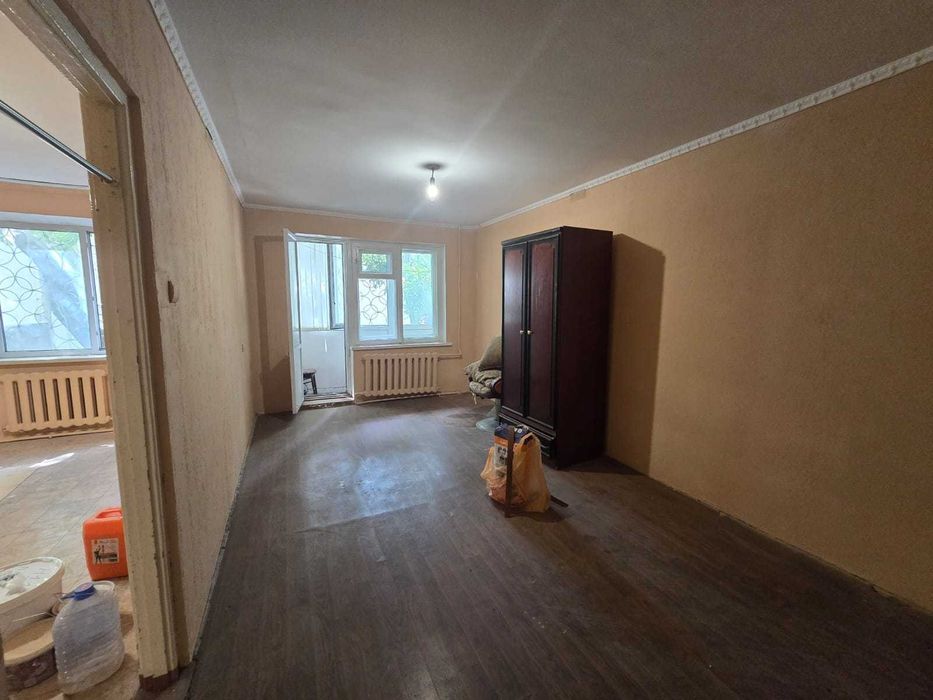 Продам пятикомнатную квартиру