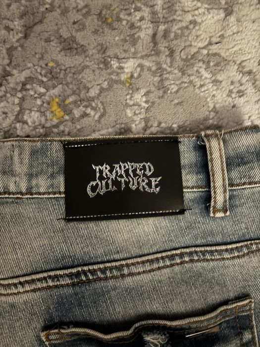 Blugi trapped culture