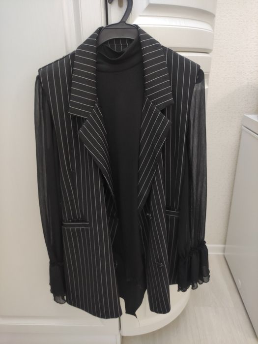 Продам брючной костюм от Zara