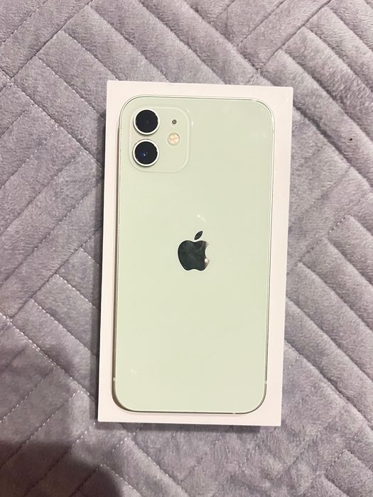 Продам iPhone 12 в отличном состоянии