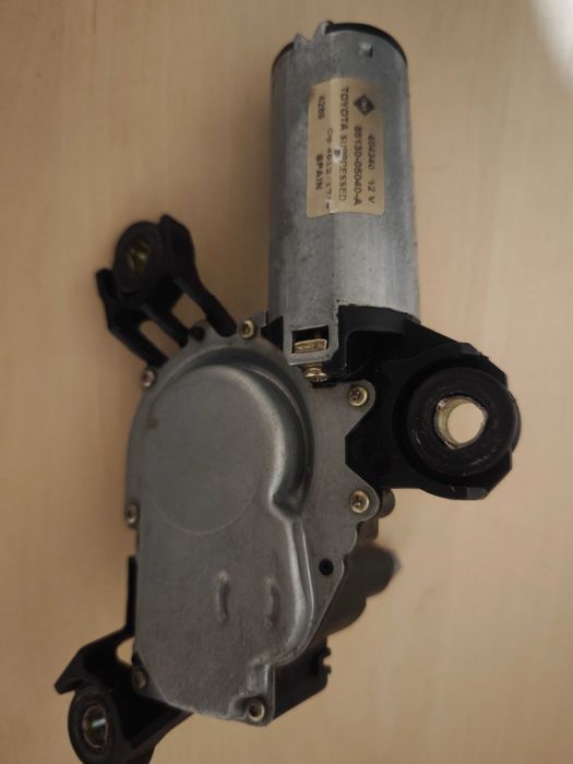 Мотор задна чистачка Тойота Авенсис Т22