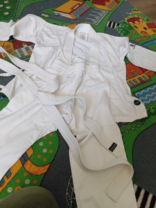 Vând Kimono karate copii