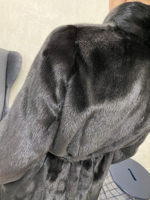 Продам норковую шубу