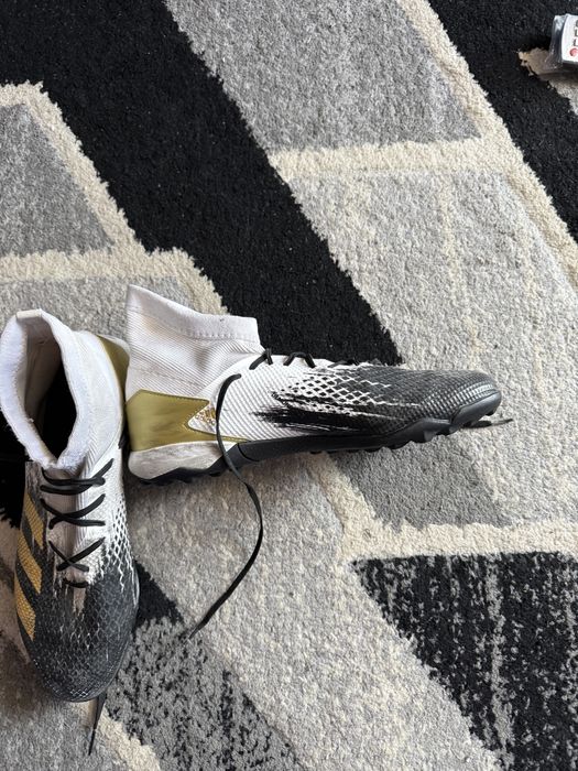 Футболни маратонки Adidas Predator