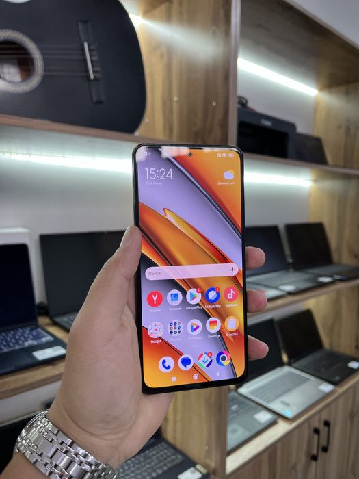 Poco F3 256GB.